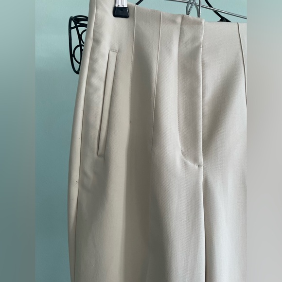 Zara high rise pants in cream beige. - Picture 5 of 9